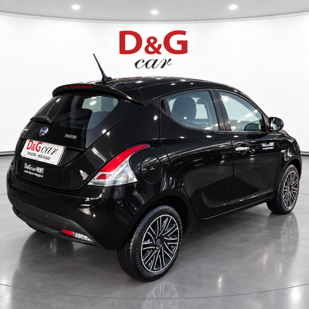 Lancia Ypsilon Black - photo 2